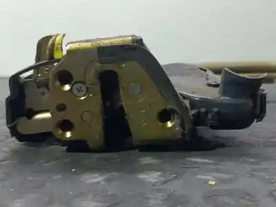 Second-hand car spare part left front door lock for toyota corolla (e12) 1cdf oem iam references   