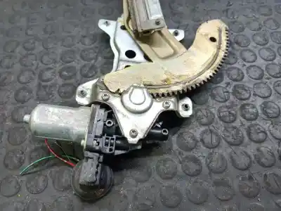 Second-hand car spare part driver left window regulator for suzuki swift berlina mz gl 5ptas. oem iam references 