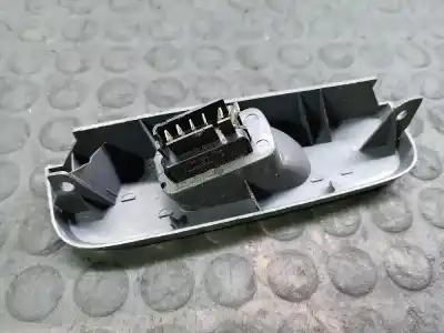Second-hand car spare part right front power window switch for renault clio ii fase ii (b/cb0) d7f720 oem iam references 3117419  