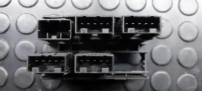 Peça sobressalente para automóvel em segunda mão comandos de alavanca por land rover discovery td5 e referências oem iam 03035020  03035013