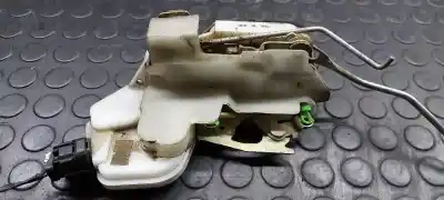 Second-hand car spare part left front door lock for mitsubishi l 200 k6 7 2500 td glx 4-ptas. oem iam references 
