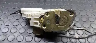 Автозапчастина б/у замок передніх дверей лівий для mitsubishi l 200 k6 7 2500 td glx 4-ptas. посилання на oem iam   