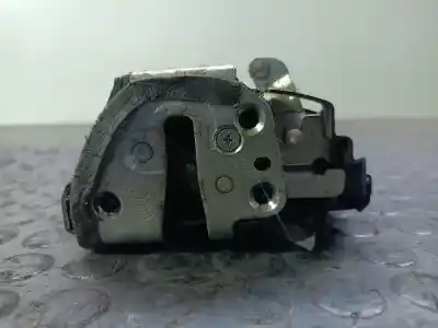 Second-hand car spare part rear right door lock for toyota auris básico oem iam references   