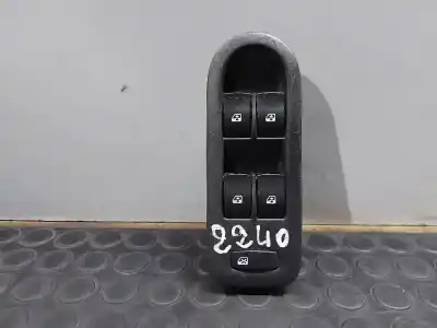 Pièce détachée automobile d'occasion COMMANDE DE LÈVE VITRE AVANT GAUCHE pour RENAULT KANGOO  Références OEM IAM 156018070C  