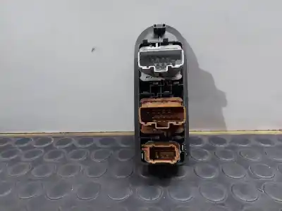 Автозапчасти б/у выключатель левого переднего окна за renault kangoo (f/kc0) 1.5 dci diesel ссылки oem iam 156018070c  