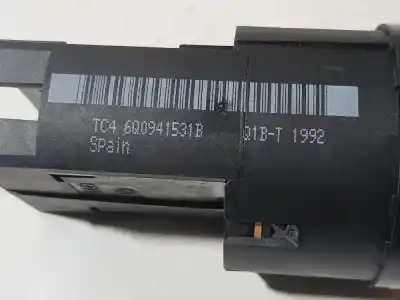 Recambio de automóvil de segunda mano de MANDO LUCES para VOLKSWAGEN POLO  referencias OEM IAM 6Q0941531B  