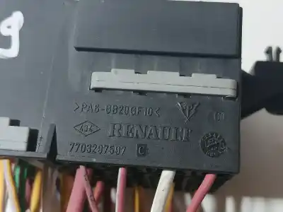 Second-hand car spare part fuse box unit for renault clio ii fase ii b cb0 authentique oem iam references 7703297597