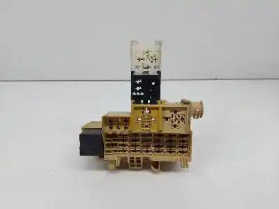 Pezzo di ricambio per auto di seconda mano scatola relè/fusibili per nissan micra k12e acenta jordi labanda riferimenti oem iam 8200574970