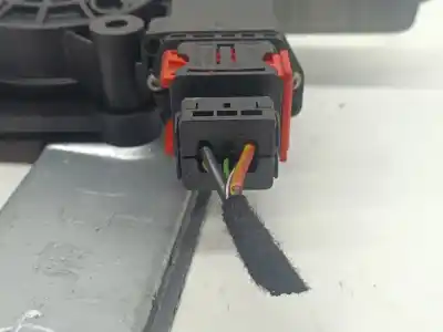 Peça sobressalente para automóvel em segunda mão elevador de vidros dianteira esquerda por corsa corsa c 1.7 16v dti referências oem iam 72005001  
