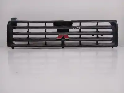 Автозапчасти б/у передняя решетка за MITSUBISHI MONTERO V20 V40 2800 TD American Dream 2ptas. ссылки OEM IAM MB64572021  