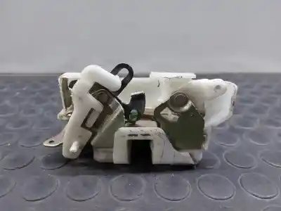 Second-hand car spare part front right door lock for mitsubishi l 200 k6 7 2500 td glx 4-ptas. oem iam references   