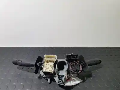 Peça sobressalente para automóvel em segunda mão Comandos De Alavanca por RENAULT SCENIC II 1.9 dCi Diesel 120 CV / 88 KW Referências OEM IAM 7700428203  76010810