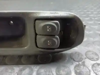 Автозапчасти б/у выключатель левого переднего окна за renault scenic (ja..) 1.9 dci authentique ссылки oem iam 7700431172  27262