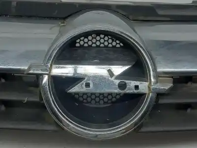 Автозапчастина б/у передня решіта для CORSA ASTRA H BERLINA Elegance Посилання на OEM IAM 13108463  13108463131