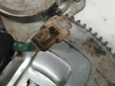 Автозапчастина б/у регулятор переднього правого скла для mitsubishi l 200 k6 7 2500 td glx 4-ptas. посилання на oem iam mr144596   Автозапчастина б/у регулятор переднього правого скла для mitsubishi l 200 k6 7 2500 td glx 4-ptas. посилання на oem iam mr144596