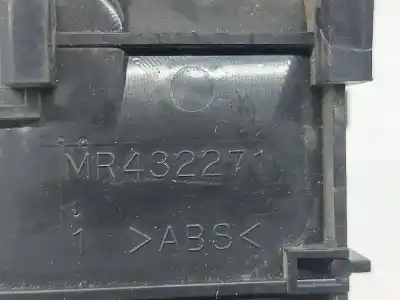 Автозапчастина б/у ліва передня внутрішня ручка для mitsubishi montero (v80/v90) 3.2 di-d intense посилання на oem iam mr432271  