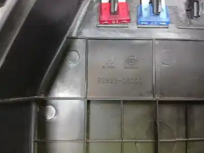 Автозапчасти б/у блок реле/предохранителей за ssangyong musso 2.3 diesel cat 76 cv / 56 kw ссылки oem iam 8232305000  82304