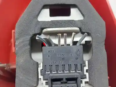 Peça sobressalente para automóvel em segunda mão FAROLIM TRASEIRO DIREITO por RENAULT CLIO II FASE II (B/CB0) Referências OEM IAM 8200071414  