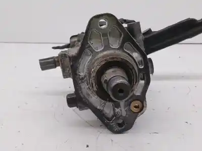 Pezzo di ricambio per auto di seconda mano POMPA DINIEZIONE per TOYOTA COROLLA (E11) 2.0 D-4D Linea Sol Riferimenti OEM IAM 2210027010  