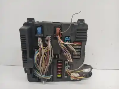 Second-hand car spare part FUSE BOX UNIT for RENAULT MEGANE II  OEM IAM references 8200306033B  