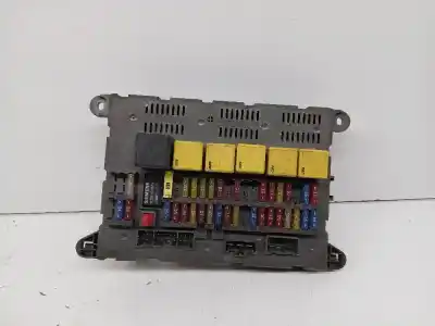 Pezzo di ricambio per auto di seconda mano SCATOLA RELÈ/FUSIBILI per LAND ROVER FREELANDER (LN) 2.0 Di Hardback (72kW) Riferimenti OEM IAM YQE102930  