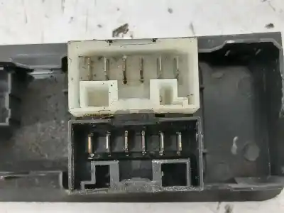 Pezzo di ricambio per auto di seconda mano INTERRUTTORE ALZACRISTALLI ANTERIORE SINISTRO per FIAT PUNTO BERLINA (176) TD 60 S Riferimenti OEM IAM   