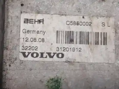 Pièce détachée automobile d'occasion REFROIDISSEUR RADIATEUR D'HUILE DU MOTEUR POUR VOITURE pour VOLVO XC90 D5 Executive (7 asientos) (136kW) Références OEM IAM 31201912  