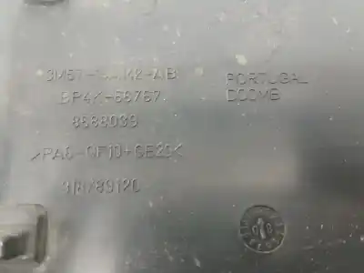 Second-hand car spare part fuse box unit for ford focus lim. (cb4) focus lim. (cb4) (2007 - 2011) oem iam references 8688039  