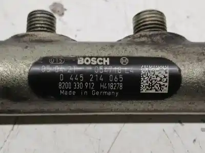 Recambio de automóvil de segunda mano de RAMPA INYECTORA para RENAULT MEGANE II COUP?ABRIOLET EM0/1_ (2003-2009) referencias OEM IAM 0445214065  