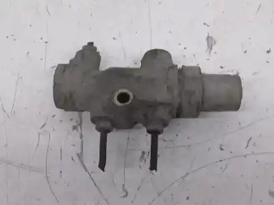 Second-hand car spare part brake distributor for land rover defender (ld) td5 90 s.w. black oem iam references 3231738