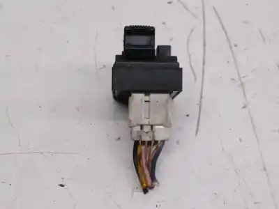 Peça sobressalente para automóvel em segunda mão botão / interruptor elevador vidro dianteiro direito por hyundai coupe (j2) 1.6 fx coupe referências oem iam 935752c100