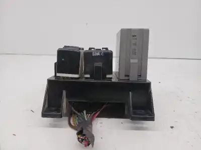 Pezzo di ricambio per auto di seconda mano scatola relè/fusibili per kia sportage td 5ptas. riferimenti oem iam k01166830