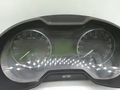 İkinci el araba yedek parçası ENSTRÜMAN PANELI için SKODA OCTAVIA COMBI (5E5)  OEM IAM referansları   5E0920781C