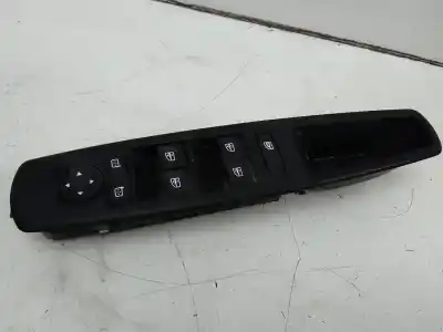 Peça sobressalente para automóvel em segunda mão BOTÃO / INTERRUPTOR ELEVADOR VIDRO DIANTEIRO ESQUERDO por RENAULT MEGANE IV BERLINA 5P  Referências OEM IAM   PA66GF20