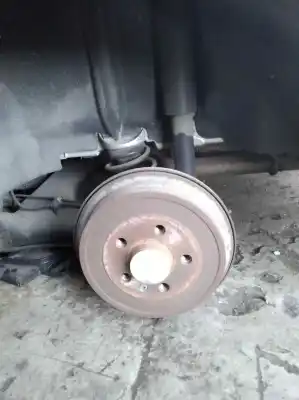 Peça sobressalente para automóvel em segunda mão manga de eixo traseira esquerda por audi a2 (8z) 1.4 referências oem iam 