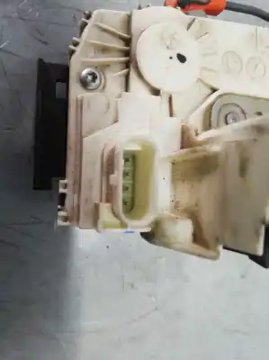 Second-hand car spare part left front door lock for dodge journey se oem iam references   