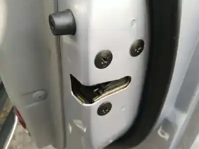 Piesă de schimb auto la mâna a doua încuietoare ușa din dreapta fațã pentru kia sorento 2.5 crdi concept referințe oem iam 