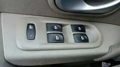 Peça sobressalente para automóvel em segunda mão botão / interruptor elevador vidro dianteiro esquerdo por renault clio iii 20 aniversario referências oem iam 