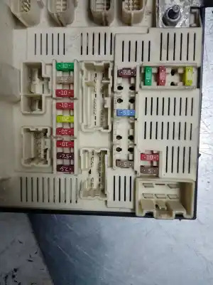 Second-hand car spare part fuse box unit for renault kangoo furgón confort oem iam references   