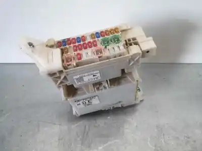 Second-hand car spare part fuse box unit for toyota hilux (kun) double cab sol oem iam references 82730-ok530  