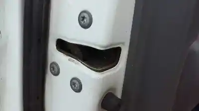 Автозапчастина б/у замок передніх дверей лівий для toyota hilux (kun) double cab sol 4x4 посилання на oem iam 690400k070  