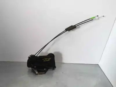 Second-hand car spare part left front door lock for toyota hilux (kun) double cab sol oem iam references   