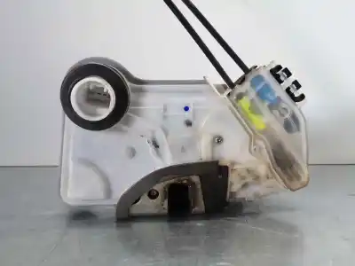 Second-hand car spare part left front door lock for toyota hilux (kun) double cab sol oem iam references 