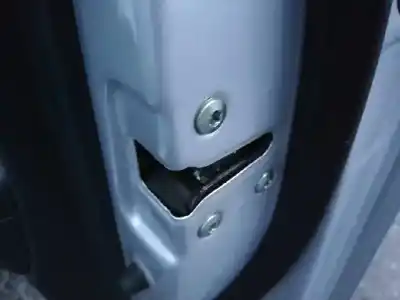 Peça sobressalente para automóvel em segunda mão fechadura da porta dianteira direita por hyundai i30 comfort referências oem iam 