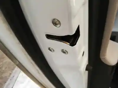 Second-hand car spare part rear left door lock for kia cee´d x-tech oem iam references 