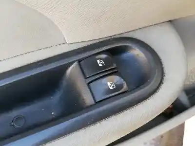 Second-hand car spare part left front power window switch for renault twingo authentique oem iam references 