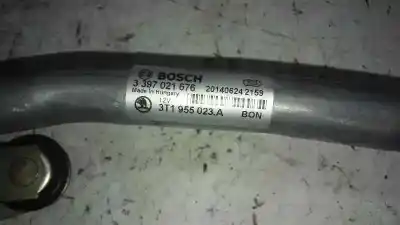 Second-hand car spare part front windshield wiper motor for skoda superb ii ranchera familiar (3t5) 2.0 tdi 16v oem iam references 3 397 021 676  3t1955023a