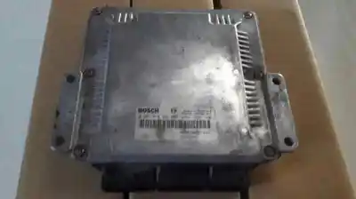 Gebrauchtes Autoersatzteil ecu-motorsteuergerät uce motorsteuergerät zum opel vivaro furgón 2.7t corto 82 cv / 60 kw oem-iam-referenzen 0 281 010 633