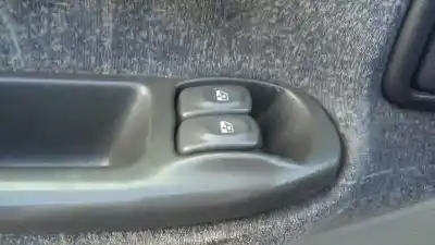 Автозапчасти б/у выключатель левого переднего окна за renault scenic (ja..) 1.9 dci authentique ссылки oem iam 7700432962