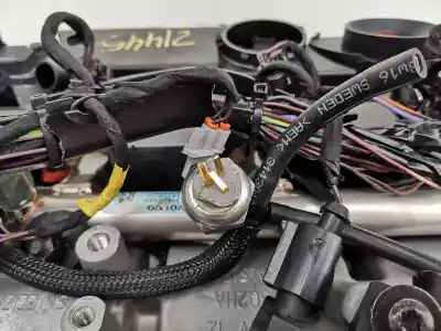 Pièce détachée automobile d'occasion MOTEUR COMPLET pour VOLVO V40  Références OEM IAM B 4204T17  